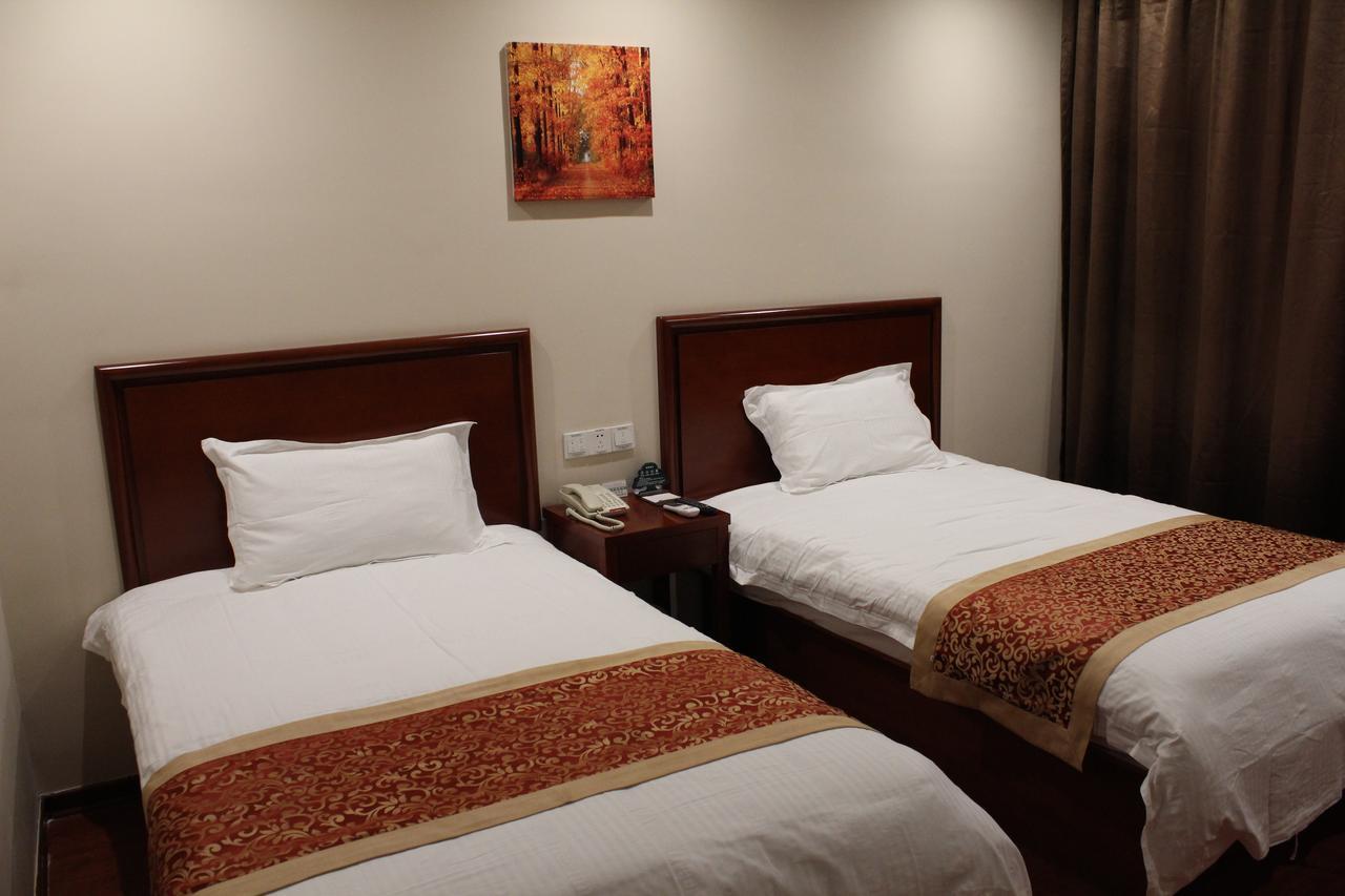 Greentree Inn Shanghai Expo Site South Yanggao Road Subway Station Express Hotel Exterior photo